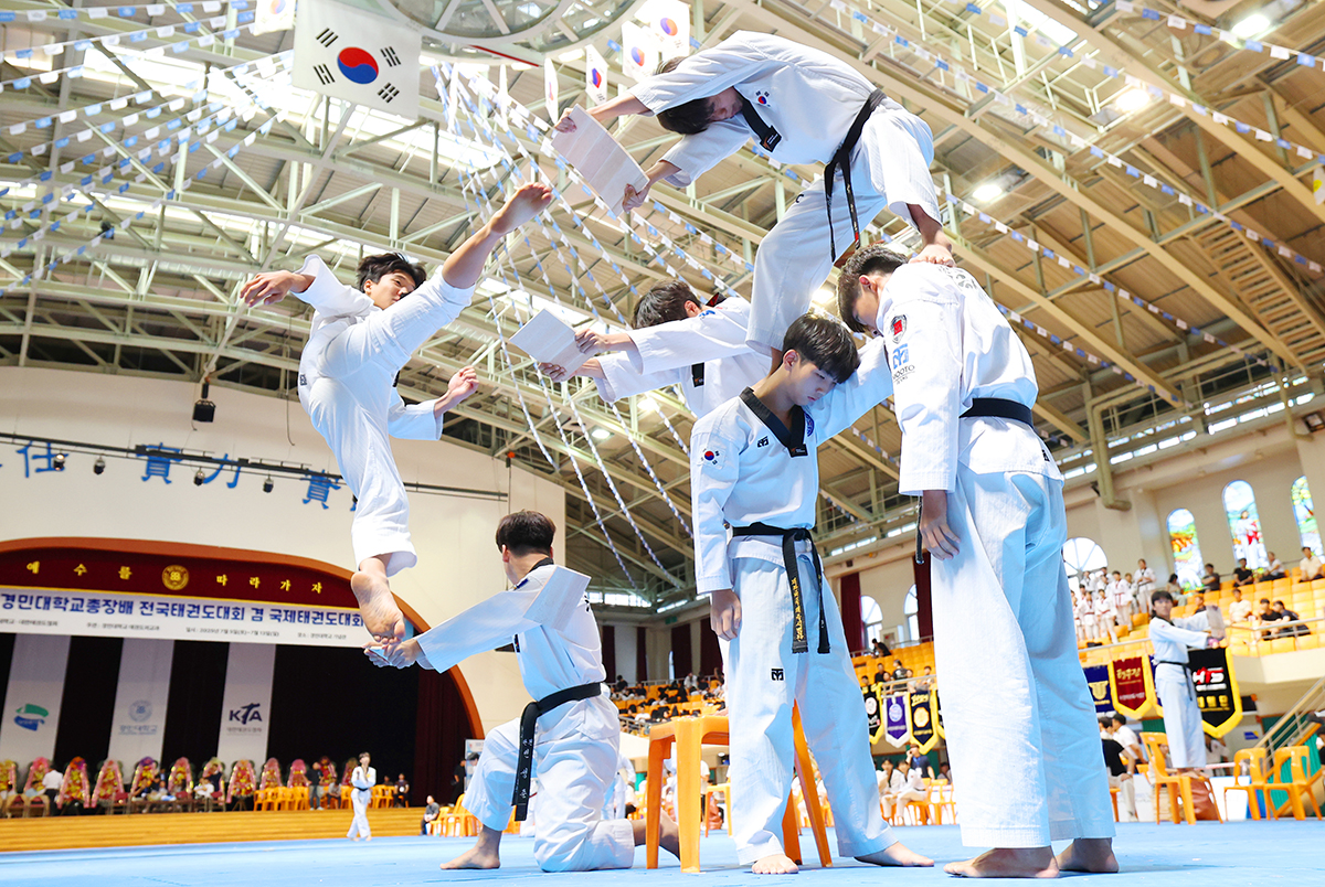 Das Amt für Kulturerbeverwaltung setzt sich für die Aufnahme von Taekwondo als gemeinsames Immaterielles Kulturerbe der Republik Korea und Nordkoreas in die UNESCO-Liste ein. Foto des Taekwondo-Wettbewerbs, der am 11. Juli 2025 an der Kyungmin-Universität stattfindet ⓒ Lee Jeong Woo/korea.net