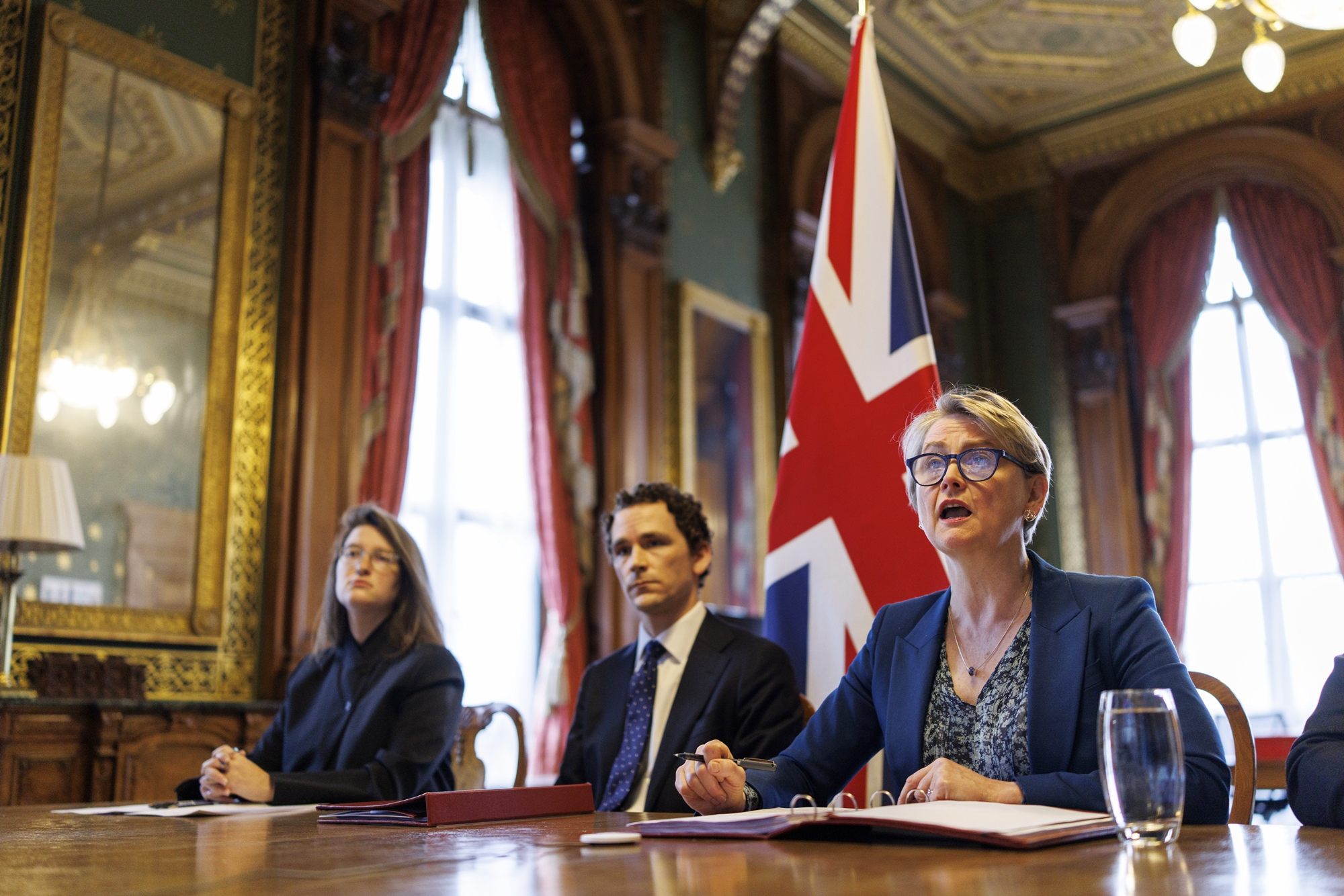 40 L&auml;nder, einschlie&szlig;lich der Republik Korea, nehmen am 2. April an einem Videotreffen unter Leitung von Gro&szlig;britannien teil, um nach Ma&szlig;nahmen zur Wiederer&ouml;ffnung der Stra&szlig;e von Hormus zu suchen ⓒ Yonhap News