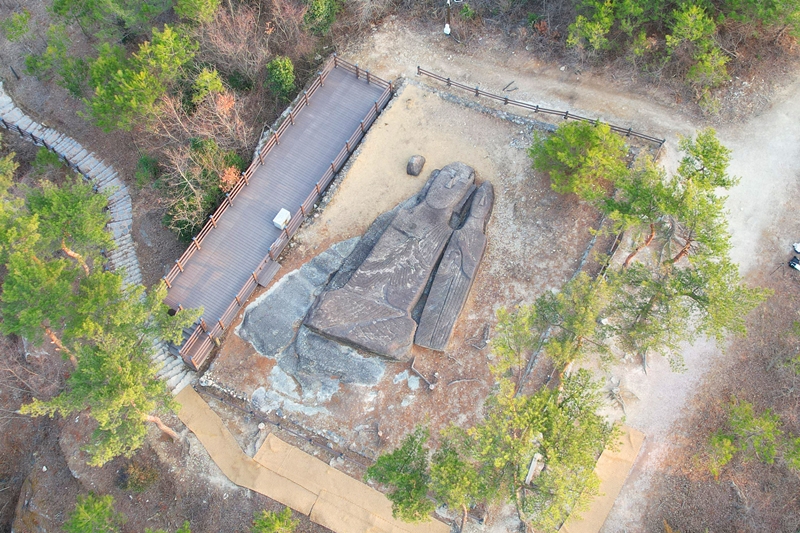 Der liegende Buddha auf dem westlichen Hügel des Unjusa-Tempels