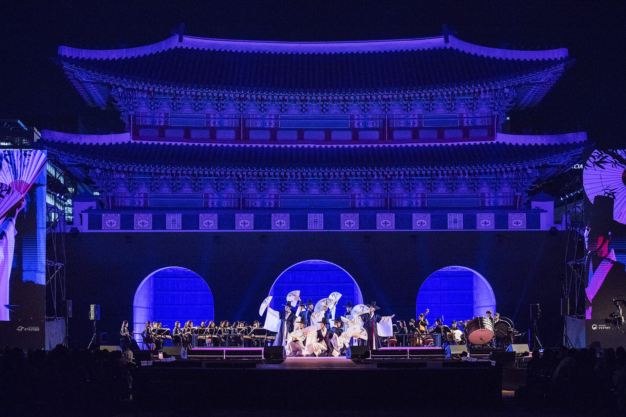 In diesem Jahr wird das “K-Royal Culture Festival“ vom 25. April bis zum 3. Mai in den Palästen in Seoul und im Jongmyo-Schrein abgehalten. Foto: Die Eröffnungszeremonie des letzten “K-Royal Culture Festival“, die im April 2025 im Bereich um den Gyeongbokgung-Palast stattfand