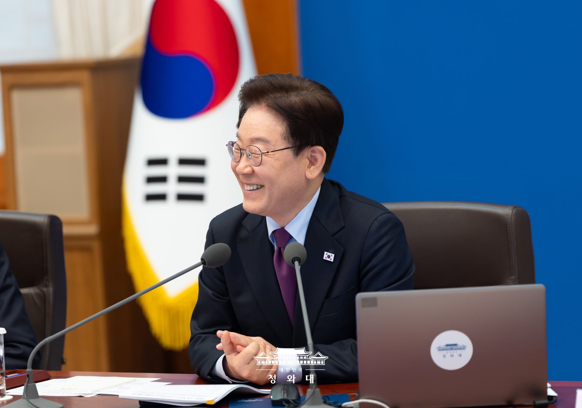 Foto: Präsident Lee Jae Myung bei der Sitzung der leitenden Berater und Assistenten am 9. April ⓒ Cheong Wa Dae