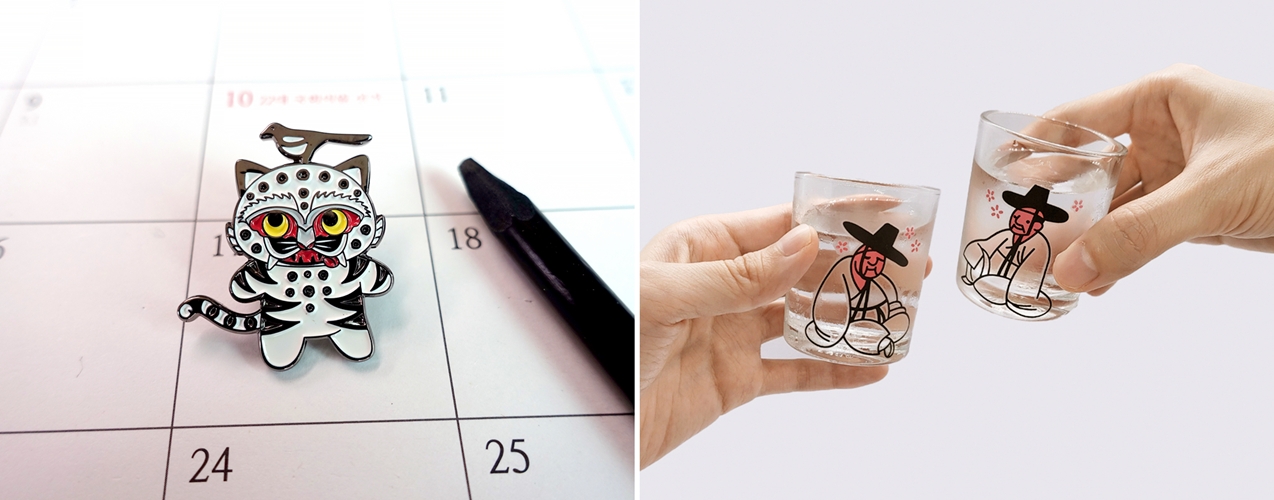 Foto: Abzeichen mit dem Motiv „Elster und Tiger” (links) und farbwechselndes Soju-Gläserset (Tipsy Scholar Color) (rechts)