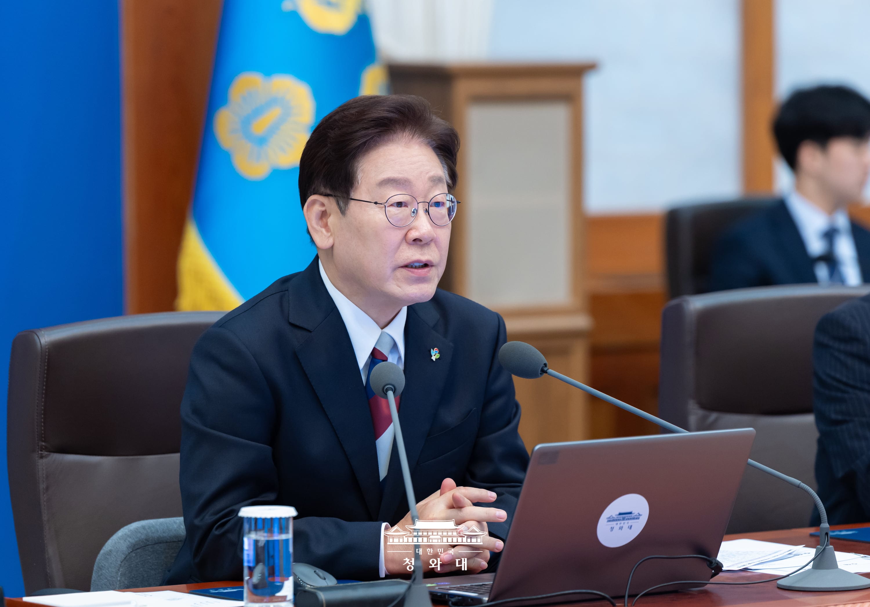 Am 4. Juni &auml;u&szlig;ert sich Pr&auml;sident Lee Jae Myung bei der Sitzung der leitenden Berater und Assistenten ⓒ Cheong Wa Dae