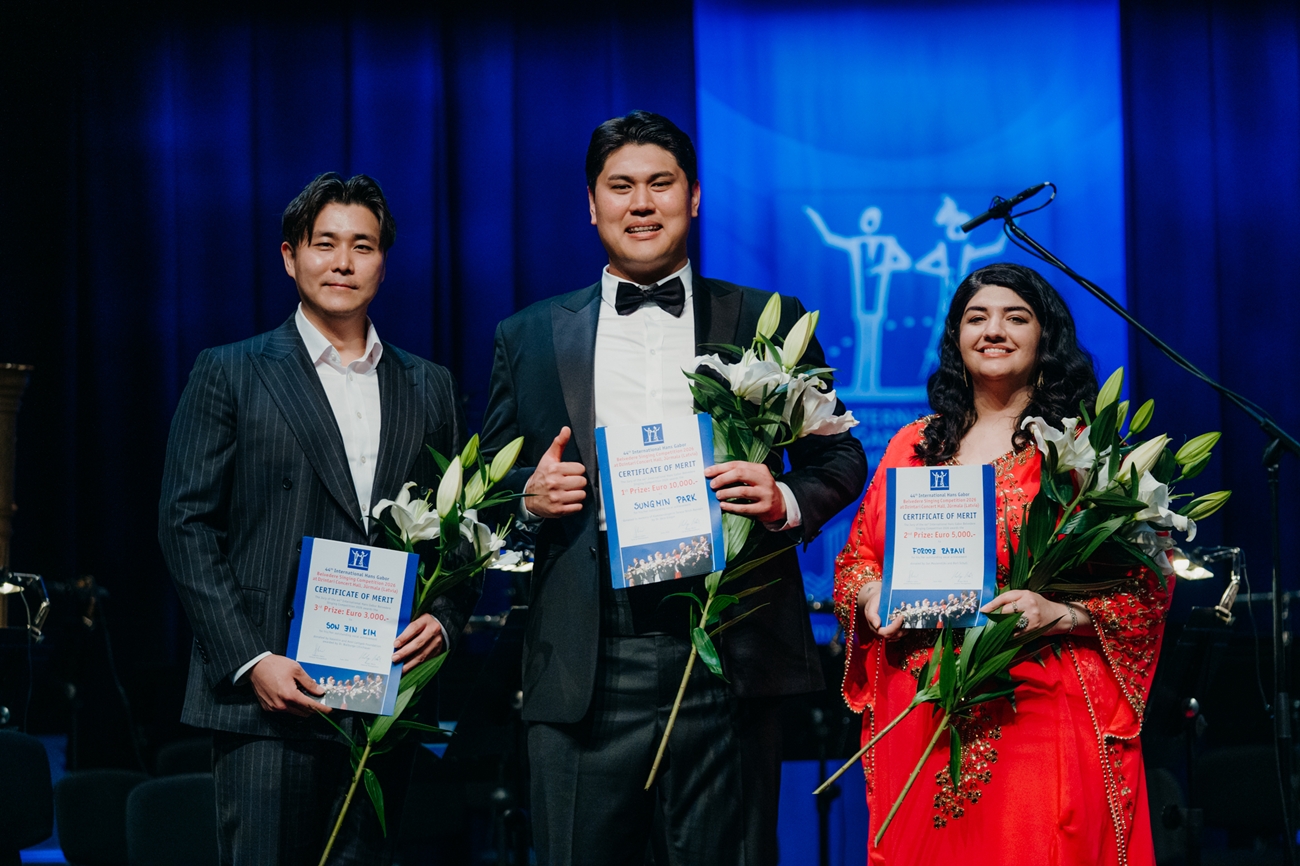  Am 7. Juni belegt der koreanische Bariton Sungmin Park (Mitte) den 44. Internationalen Hans-Gabor-Belvedere-Gesangswettbewerb ⓒ Offizielle Website von Belvedere Singing Competition