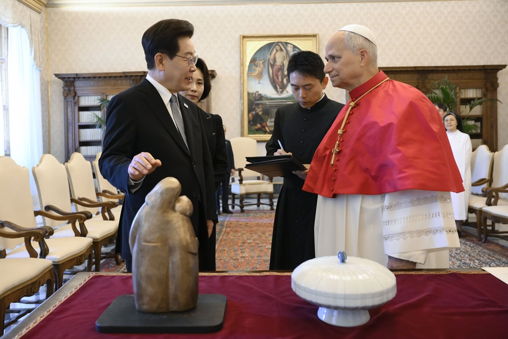 Präsident Lee Jae Myung trifft am 15. Juni im Vatikan den Papst Leo XIV. ⓒ Cheong Wa Dae