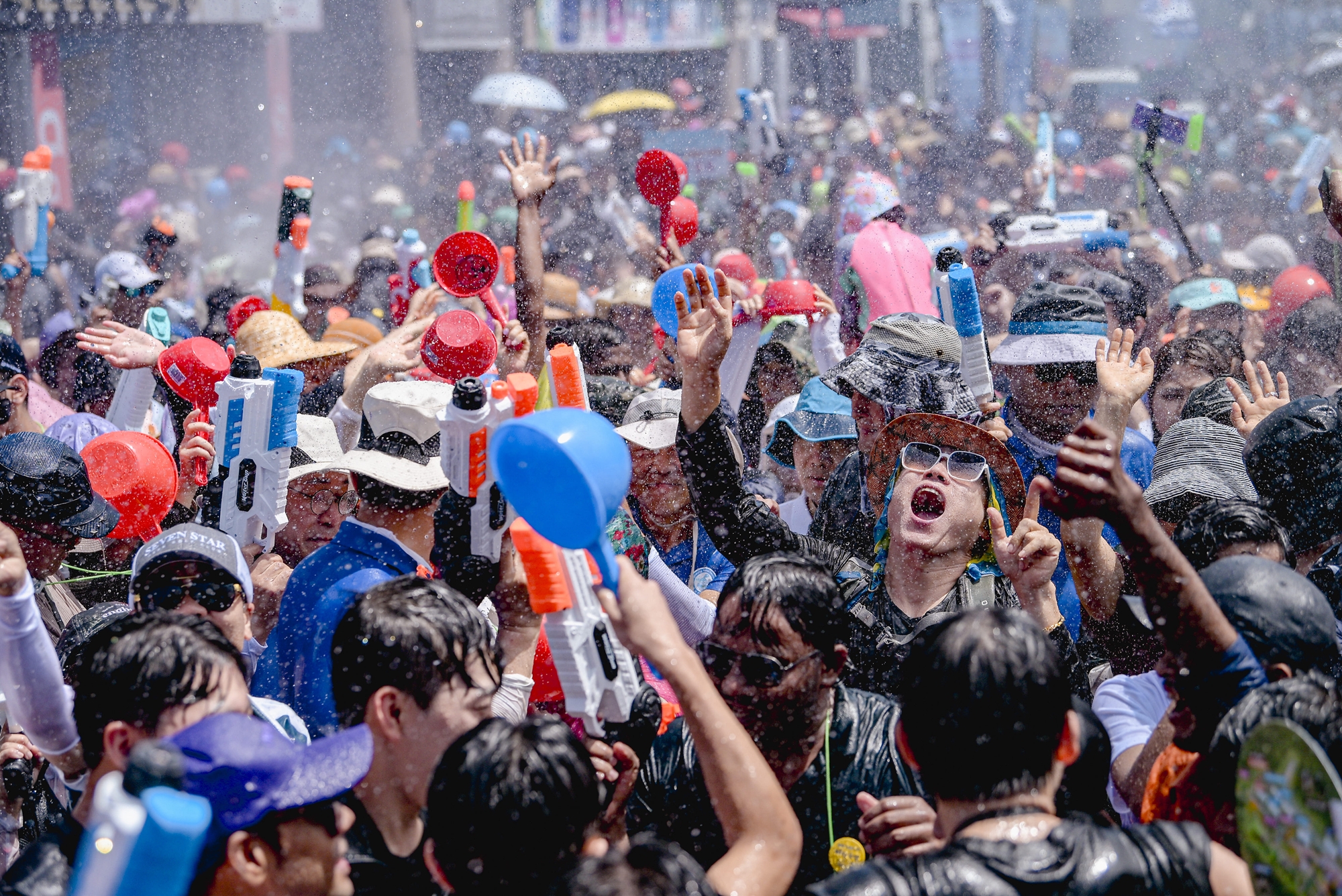 Foto: Das Programm The World's Largest Water Fight beim Jangheung Water Festival 2025, das vom 26. Juli bis zum 3. August 2025 am Tamjin-Fluss, im Hinoki-Wald und im Papillon Zip Area stattfand ⓒ Offizielle Website des Jangheung Water Festival