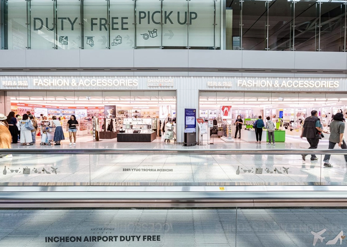 Ab Juli wird das Umtauschverfahren von zollfreien Waren im Wert von bis zu 800 US-Dollar vereinfacht. Foto: Shinsegae Duty Free am Flughafen Incheon ⓒ Shinsegae Duty Free
