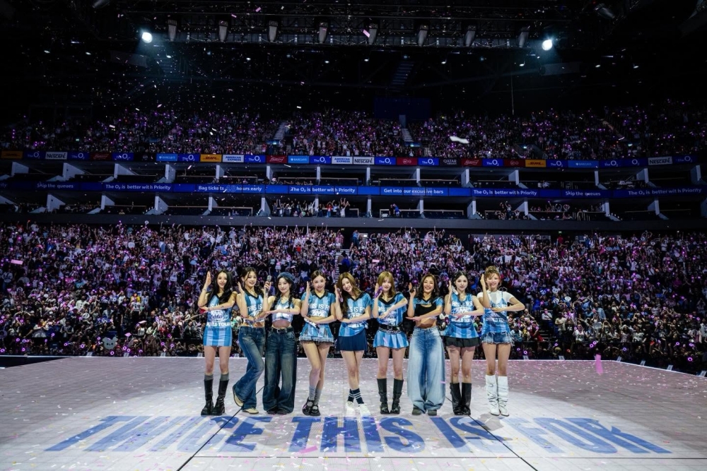 Am 3. und 4. Juli gibt die K-Pop-Girlgroup TWICE in der O2 Arena in London, Großbritannien, Konzerte im Rahmen ihrer Welttournee ⓒ Offizielle Facebook-Seite von TWICE 