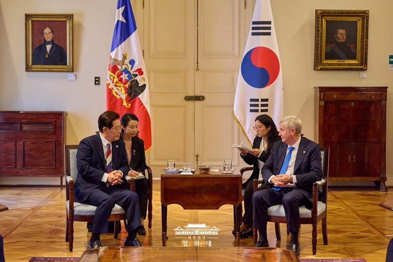 Präsident Lee Jae Myung trifft am 30. Juli im chilenischen Präsidentenpalast den chilenischen Präsidenten José Antonio Kast Rist ⓒ Cheong Wa Dae