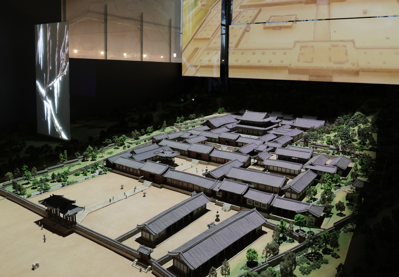  Das Rekonstruktionsmodell des Hoeamsa-Tempels im Hoeamsaji-Museum in Yangju