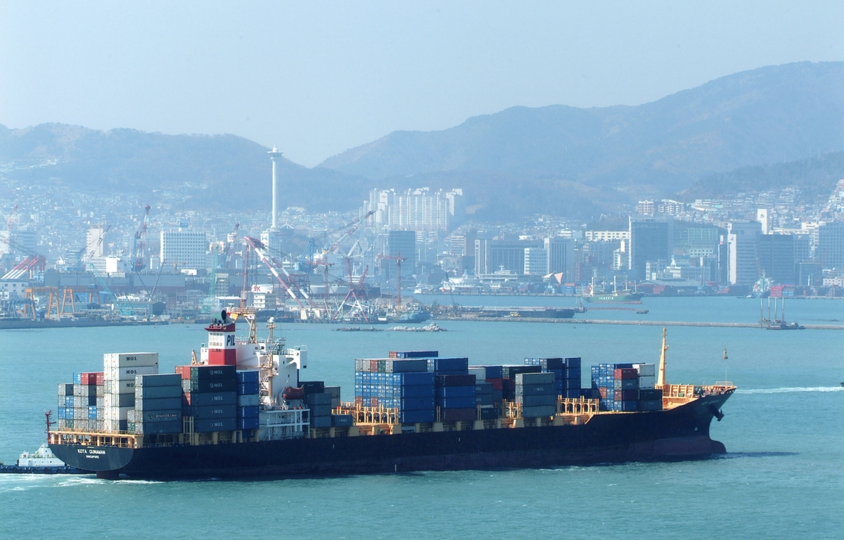  Foto: Containerschiffe im Hafen von Busan ⓒ Busan Port Authority