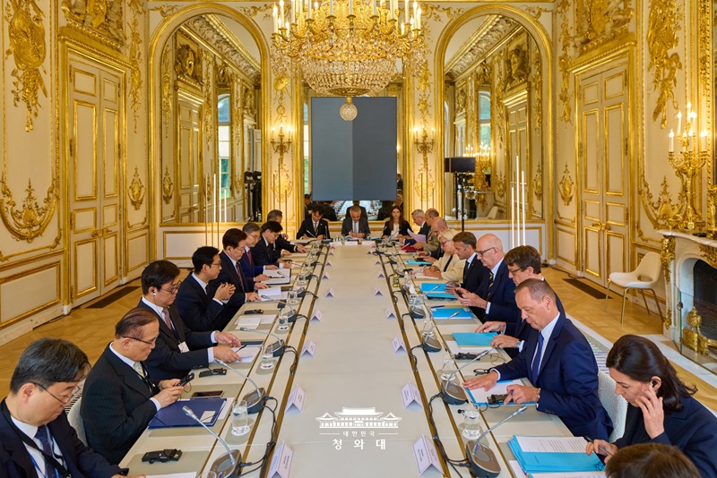 Am 8. September nimmt Präsident Lee Jae Myung am Gipfeltreffen mit dem französischen Präsidenten Emmanuel Macron im Élysée-Palast teil ⓒ Cheong Wa Dae 