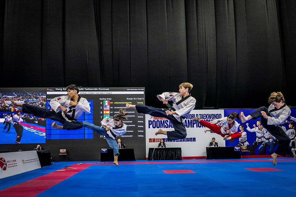 Foto: Teilnehmerinnen und Teilnehmer der &bdquo;Hong Kong 2024 World Taekwondo Poomsae Championships&rdquo; ⓒ Offizielle Website der World Taekwondo Poomsae Championships