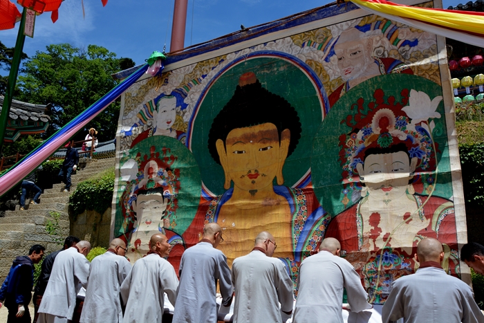 Buddas_Geburtstag_article_01.JPG