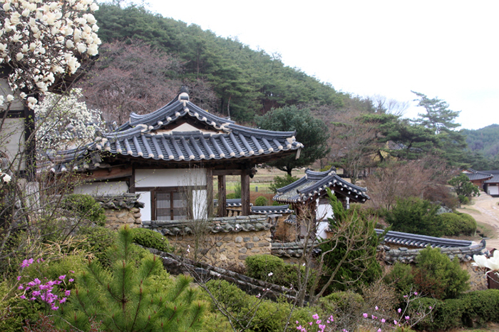 Historische Stätte von Ocheon in Waryong-myeon, gebaut von Kim Hyo-ro.