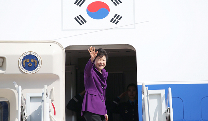 Präsidentin Park Geun-hye wird am 1. Mai in den Iran reisen. Es ist der erste Besuch eines koreanischen Staatsoberhauptes in das Land seit Aufnahme der diplomatischen Beziehungen zwischen Seoul und Teheran 1962.