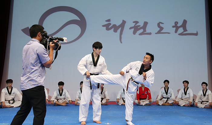News_Agency_Visit_Article_20160722_001
