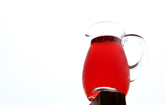 To make <i>omija hwachae</i>, you need to boil the seeds and then cool them for 12 hours overnight until the red juice comes out. Thanks to the beautiful color, this juice is used to add color to make rice cakes or other sweets, drinks and traditional liquors.