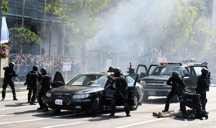 Police_Day_Article_03.jpg