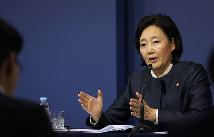Ministerin für Mittelstand und Startups, Park Young-sun, erklärt die Bedeutung des Staatsbesuchs von Präsident Moon Jae-in in Finnland, Norwegen und Schweden.