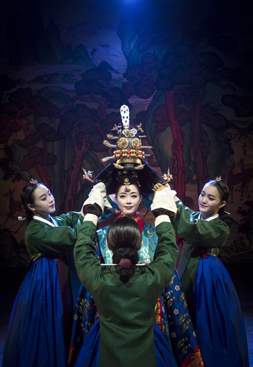 The_Queen_Banquet_01.jpg