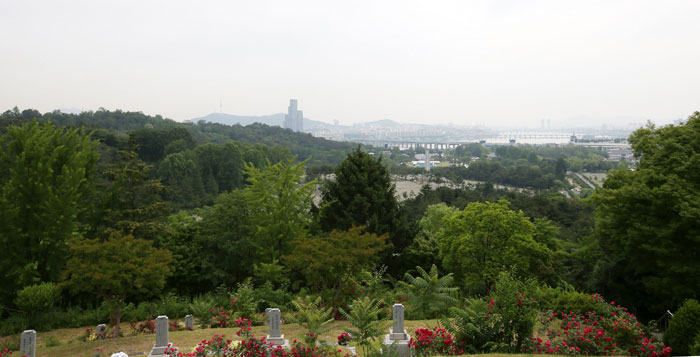 국립서울현충원 장군제1묘역에서 바라본 한강의 모습
