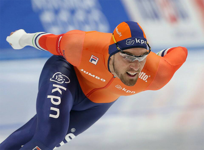Kjeld Nuis of the Netherlands sprints during the men's 1,000 m event at the International Skating Union (ISU) World Single Distances Speed Skating Championships at the Gangneung Oval in Gangneung, Gangwon Province, on Feb. 11.