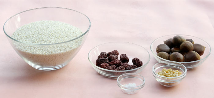 약식의 주재료인 찹쌀, 밤, 대추, 잣과 소금
