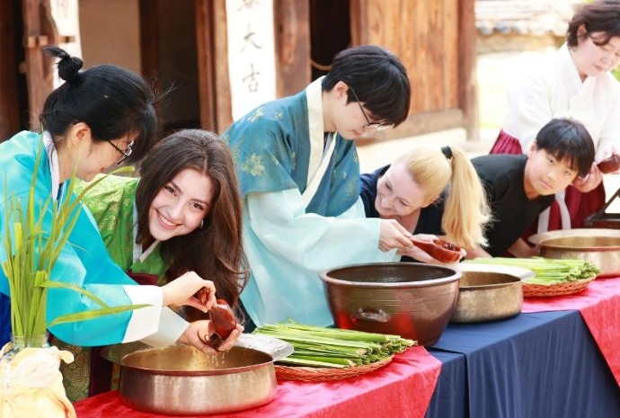 Haarwaschen mit Changpo-Wasser an Dano