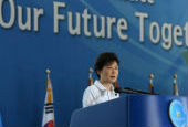 Ausländische Medien geben Präsidentin Park hohe Punktzahlen für ihr erstes Jahr im Amt