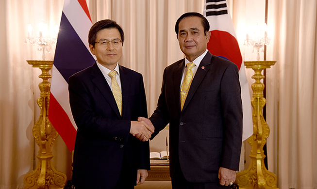 Premierminister besucht Thailand und trifft sich mit führenden asiatischen Politikern 