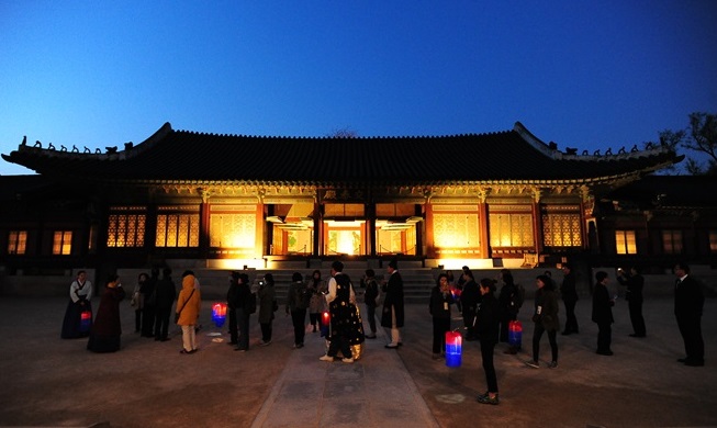 Genießen Sie Sommerabende im Palast Gyeongbokgung 