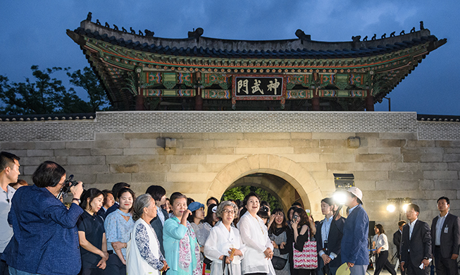 Straße vor dem Cheong Wa Dae wird neue Sehenswürdigkeit von Seoul