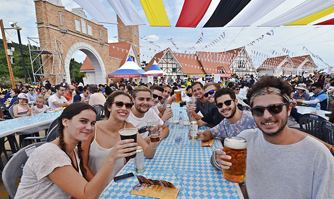 PROST! auf dem Deutschen Dorf ‚Namhae‘ 