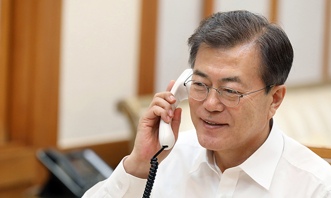 Moon und Trump bekräftigen: „keine militärische Aktivität während der innerkoreanischen Gespräche 