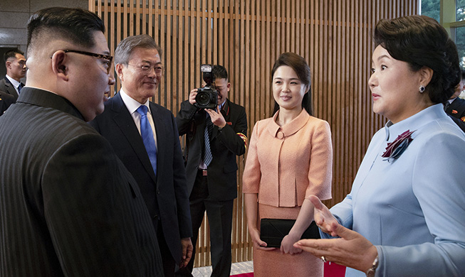 First Lady Kim Jung-sook: „Es wird nur Wohlstand in der Zukunft geben