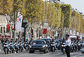 181016_paris_parade_L1_sss.jpg