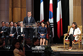 181017_moonparis_gallery.jpg