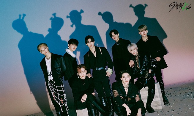 Neues Album „Oddinary“ von Stray Kids führt die Billboard 200 Album-Charts an