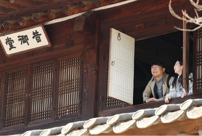 Frühlingslandschaft im Deoksugung-Palast