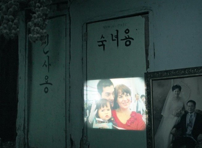 [INTERVIEW] „Becoming Kim“: Eine deutsch-koreanische Familiengeschichte vor der Kamera
