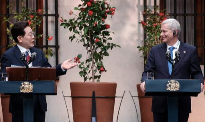 Lee beweist auf seiner Reise in die USA und nach Lateinamerika seine pragmatische Diplomatie