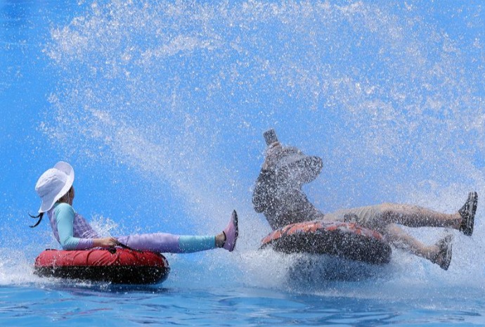 Rutschen mit Schwimmreifen