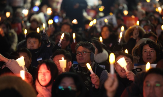 Koreaner wünschen nach einer gefestigten Demokratie als ein wirtschaftlich starkes Land