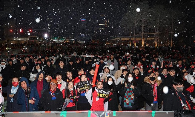 Red Devils trotz eisigem Wetter auf Gwanghwamun-Platz