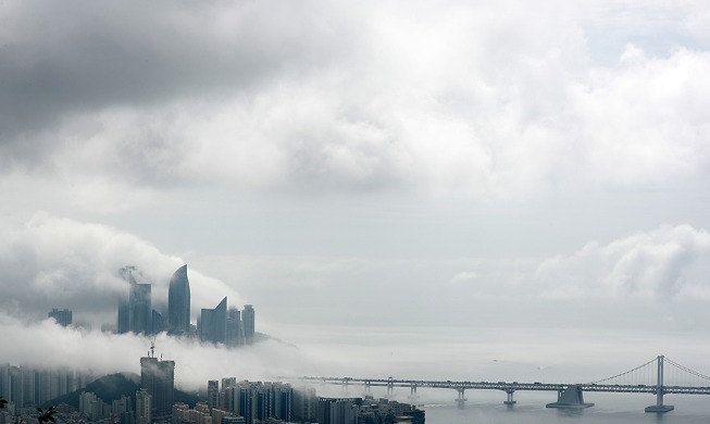 Seenebel über dem Haeundae in Busan