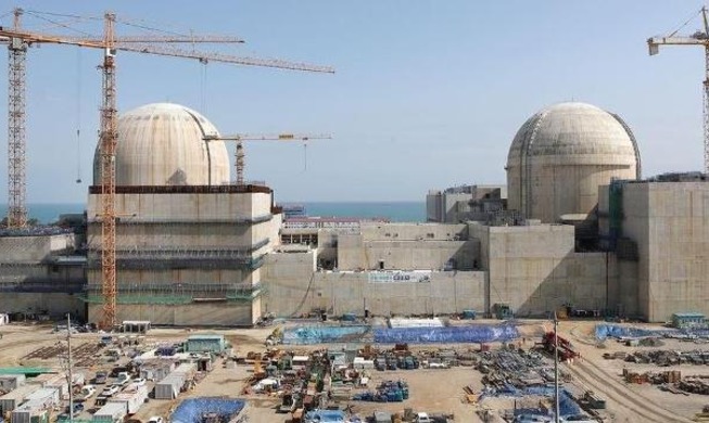 Zwei große Kernkraftwerke und erste SMR werden gebaut