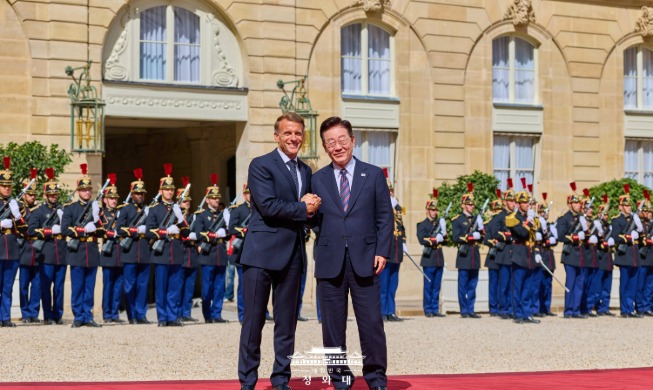 Korea und Frankreich weiten ihre Zusammenarbeit in den Bereichen Verteidigung und KI aus