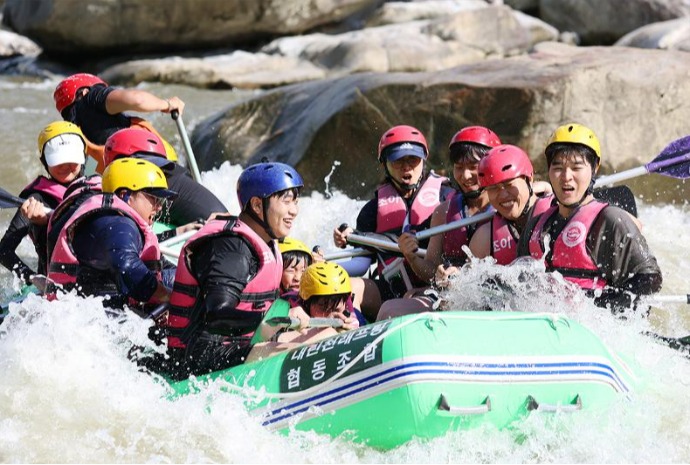 Rafting, um die Hitze zu überstehen