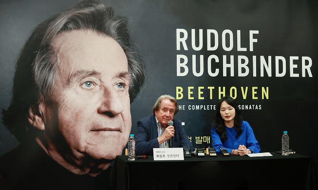 Österreichischer Pianist Rudolf Buchbinder besucht Korea